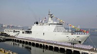 Acara yang mengangkat tema Bersama Rakyat TNI Angkatan Laut Siap Membangun Bangsa Guna Mewujudkan Kesejahteraan Melalui Laut itu juga memerkan alat utama sistem persenjataan (alutsista) dan sejumlah demonstrasi serta parade para personel TNI AL.