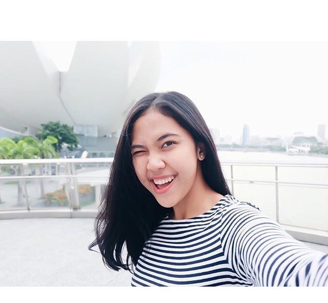 Tania merupakan pilot wanita muda dari maskapai Garuda Indonesia. Foto: Instagram