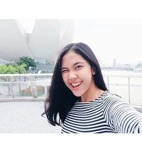 Tania merupakan pilot wanita muda dari maskapai Garuda Indonesia. Foto: Instagram