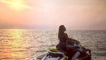 Foto: Aksi Menantang Maria Selena Main Jet Ski