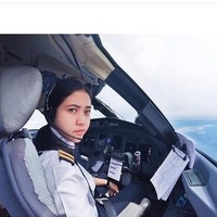 Lulusan sekolah penerbangan Bali International Flight Academy bekerja sebagai pilot komersial dengan pangkat First Officer di maskapai Garuda Indonesia. Foto: Instagram