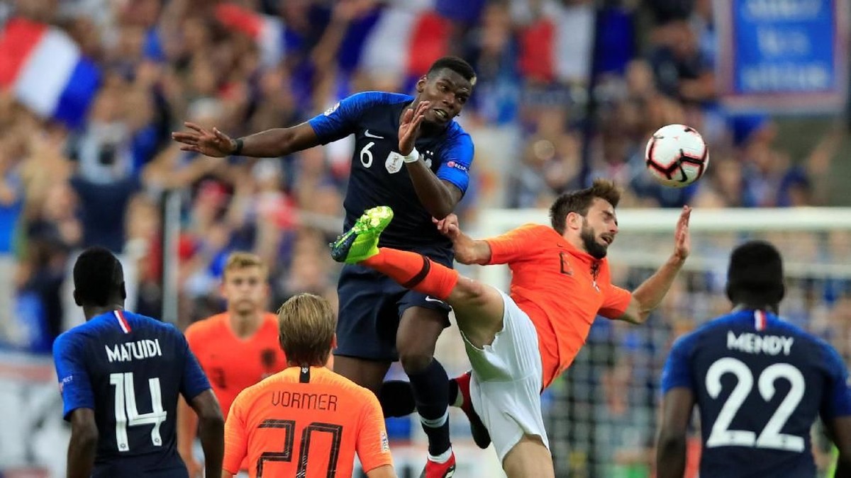 Prancis taklukkan Belanda 2-1 di UEFA Nations League. (Foto: Gonzalo Fuentes/REUTERS)
