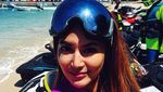 Foto: Aksi Menantang Maria Selena Main Jet Ski