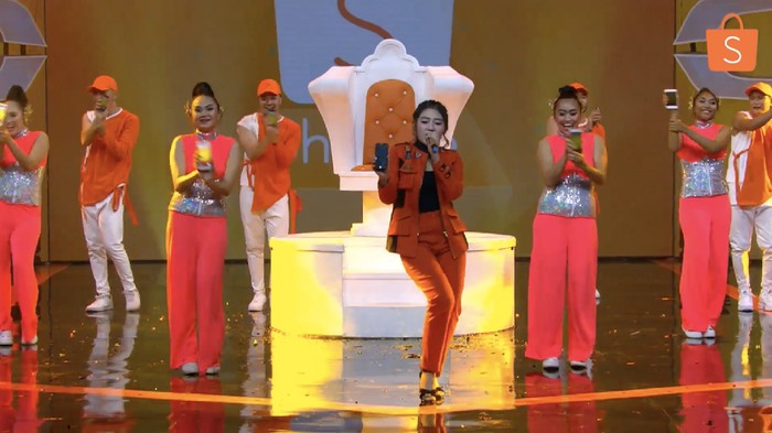 Via Vallen hingga Dewi Perssik Bikin 9.9 Super Shopping Day Meriah