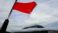 Kota Ternate adalah sebuah kota yang berada di bawah kaki gunung api Gamalama pada sebuah Pulau Ternate di Provinsi Maluku Utara, Indonesia.
