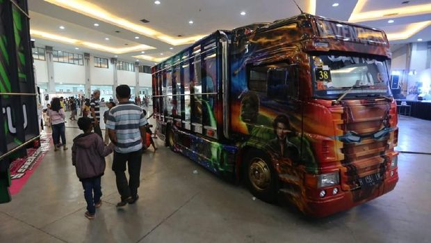  Modifikasi Truk Superhero Telan Dana Rp300 Juta