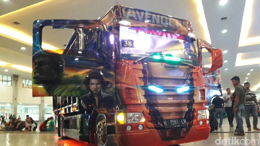 Truk Avengers Buat Angkut Telur Truk Avengers Buat Angkut Telur