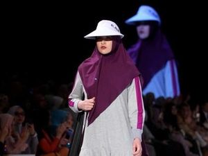 Gaya Olahraga Artis-artis yang Sudah Hijrah, Mulan Jameela Pakai Gamis