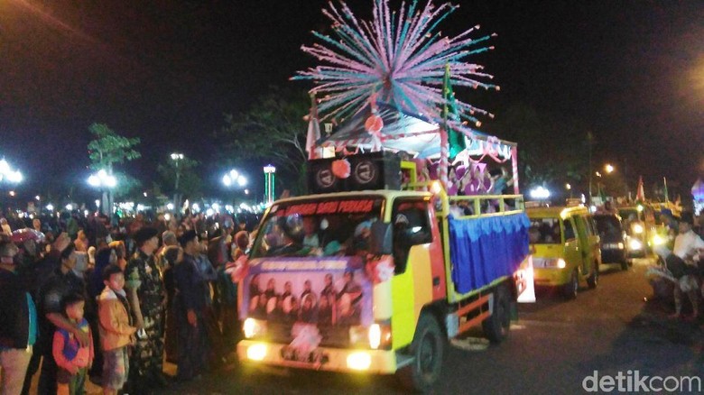 Ribuan Santri di Purworejo Pawai Sambut 1 Muharam Ribuan Santri di Purworejo Pawai Sambut 1 Muharam