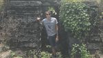 Foto: Gaya Traveling Model Ganteng Adiknya Miley Cyrus