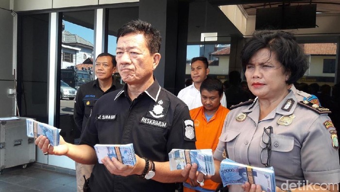 Penyebar Uang Palsu di Bekasi Ditangkap, Beroperasi hingga Bandung