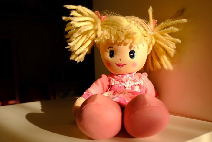 mainan anak boneka