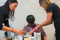 Kisah Inspiratif Para 'Angel' yang Dandani Gratis Wanita Penderita Kanker