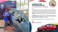 Menolong seseorang kemudian diberikan imbalan uang mungkin cerita biasa. Tapi buat pria yang rajin menolong ini dihadiahi sebuah mobil. Foto: Rushlane