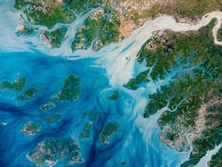 Indahnya Aurora Bawah Laut dari Luar Angkasa