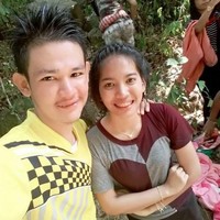 Aksi Atittaya yang selalu berada di sisi kelasihnya yang idap kanker ini pun melelehkan hati netizen. Foto: Dok. Facebook Atittaya Chumkeaw