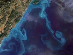 Indahnya Aurora Bawah Laut dari Luar Angkasa