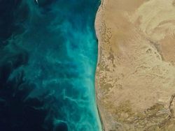 Indahnya Aurora Bawah Laut dari Luar Angkasa