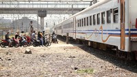 Perlintasan tersebut berada antara jalan bahari 1 dan muara 1, Tanjung Priok, Jakarta Utara.