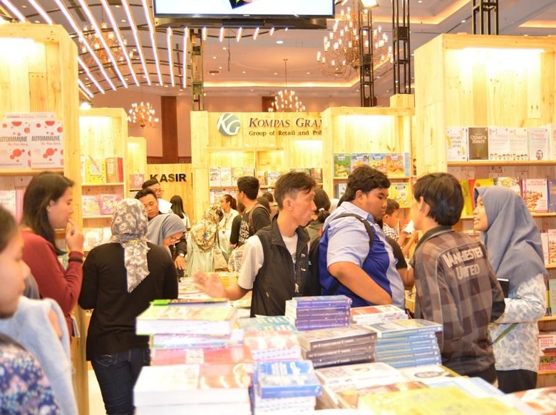 Puluhan Penerbit dari 17 Negara Gabung Indonesia International Book Fair 2018 Puluhan Penerbit dari 17 Negara Gabung Indonesia International Book Fair 2018