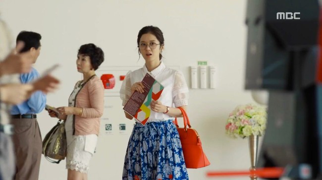 Dongdaemun Design Plaza merupakan salah satu destinasi favorit turis saat datang ke Korea Selatan. Apalagi jika turis tersebut penggemar drama Korea. Kawasan yang disebut sebagai kompleks multi-cultural ini pernah menjadi lokasi syuting sejumlah serial drama. Salah satunya serial Fated to Love You yang dibintangi Jang Na-ra. Kim Mi-Young yang diperankan Jang Na-ra bertemu dengan Daniel Pitt yang dibintangi Choi Jin-hyuk di pameran seni yang digelar di Dongdaemun Design Plaza. Foto: Dok. Visit Korea, MBC