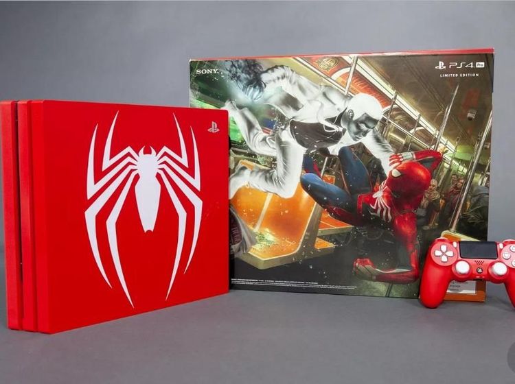 Penampakan PS4 Pro Edisi Spider-Man yang Merah Merona