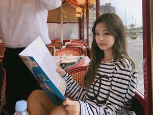 Cantiknya Jennie Blackpink hingga Bonnie Aarons Si Valak yang Suka Kulineran