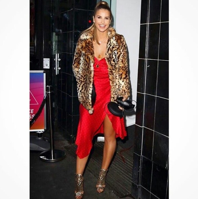 Namun ia kembali menemukan semangat hidup setelah bertemu Spancer. Hubungan keduanya pun terbilang cepat. Tak sampai setahun pacaran, keduanya menikah dan memiliki anak. Foto: Dok. Instagram