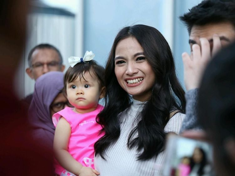 Senyum Acha Septriasa Dapat Izin Tinggal di Australia