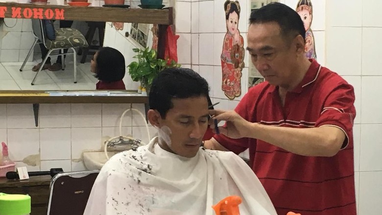 Cukur Rambut  Sandiaga Pamer Gaya  Belah  Pinggir  Mirip Jokowi