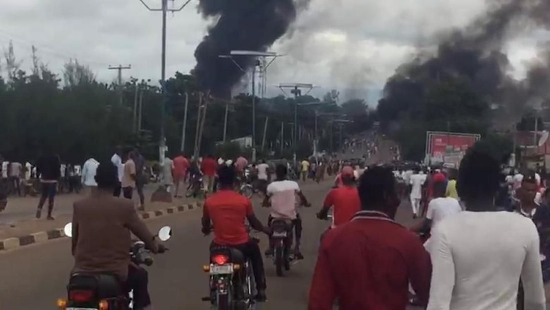 Truk Pembawa Gas di Nigeria Meledak, 35 Orang Tewas Truk Pembawa Gas di Nigeria Meledak, 35 Orang Tewas