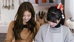 Cantiknya Jennie Blackpink Saat Masak dan Makan Es Krim