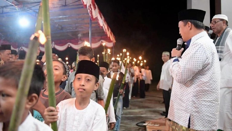 Menpora Ikut Pawai Obor Kebangsaan 1 Muharam di Halmahera Tengah Menpora Ikut Pawai Obor Kebangsaan 1 Muharam di Halmahera Tengah