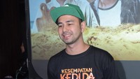 Ia beradu akting dengan istrinya sendiri, Nagita Slavina. Foto: Noel/detikHOT