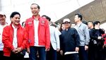 Deretan Gaya Jokowi Pamer Jaket hingga Sepatu Lokal