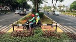 Terlalu! Pemotor Rampas Jalur Penyandang Disabilitas