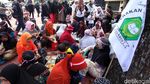 Emak-emak Gempur Mabes Polri Tuntut Keadilan Tagar 2019GantiPresiden