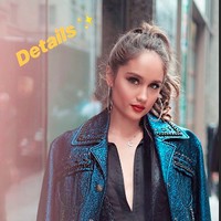 Menyesuaikan busana, Cinta Laura pun berdandan maksimal untuk acara fashion show Coach di New York Fashion Week 2019. Ia terlihat menerapkan riasan mata smokey dnegan aksentuasi winged eyeliner dan lipstik merah. Foto: Instagram @claurakiehl