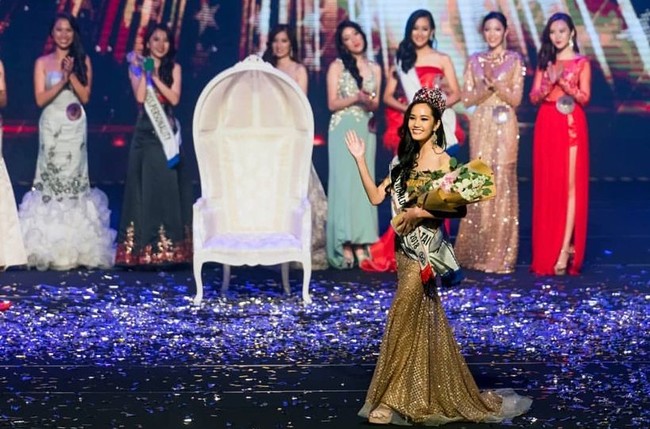 Berusia 19 tahun, Larissa Ping merupakan wanita keturunan China-Dayak Kenyah. Juara Miss World Malaysia 2018 ini berasal dari Sarawak yang berada di Pulau Borneo atau Kalimantan. Foto: Dok. Instagram