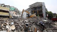 Rumah Susun (Rusun) Karang Anyar mulai dibongkar, Rabu (12/9/2018).