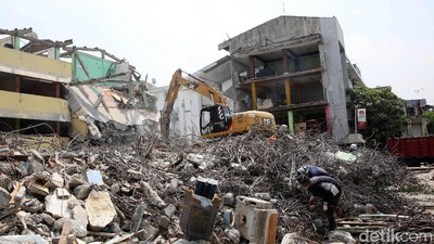 Bakal Direvitalisasi, Rusun Karang Anyar Mulai Dibongkar