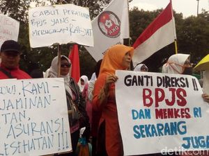 KSP Temui Pendemo BPJS di Depan Istana