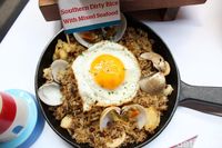 Selain Kepiting, Ada Miso Salmon dan Dirty Rice di Resto Ini