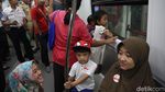 Antusias Masyarakat saat Uji Coba Terbatas LRT