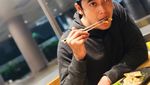 Soto Betawi dan Cake Jadi Makanan yang Sering Dihajar Kriss Hatta