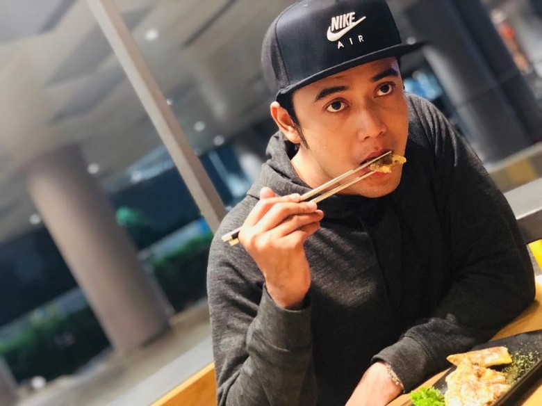 Kriss Hatta Laporkan Billy Syahputra dan Hilda Vitria, Kasus Apa? Kriss Hatta Laporkan Billy Syahputra dan Hilda Vitria, Kasus Apa?