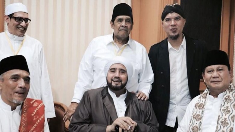 Kesaksian Ahmad Dhani soal Momen Pertemuan Prabowo dan Habib Syech Kesaksian Ahmad Dhani soal Momen Pertemuan Prabowo dan Habib Syech