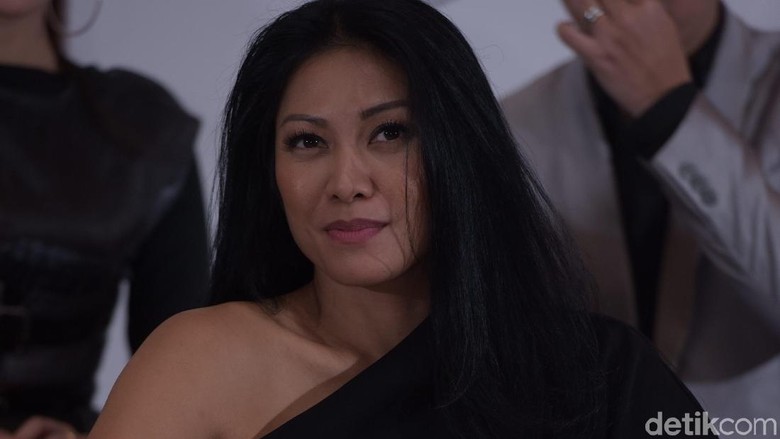Anggun C Sasmi Enggan Bahas Pernikahan dengan Bule Prancis Anggun C Sasmi Enggan Bahas Pernikahan dengan Bule Prancis