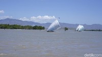 Sampa atau Sampan Loja adalah sebutan lokal bagi masyarakat pesisir laut yang ada di Kabupaten Dompu. Sampa berarti Perahu dan Loja adalah Berlayar atau Layar (Faruk Nickyrawi/detikTravel)