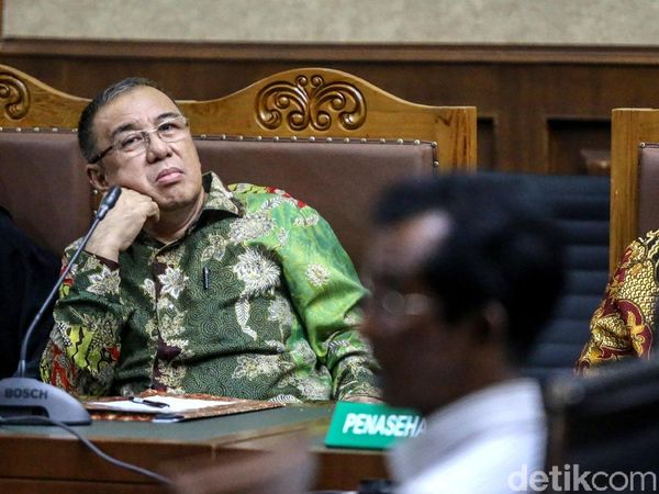 Sidang Lanjutan Korupsi Ayah Anak Asrun-Adriatma
